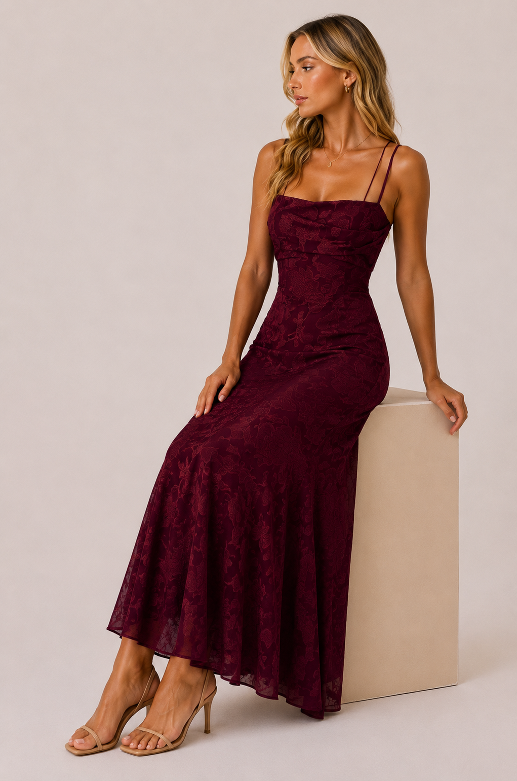 Abito Lungo Bordeaux/Elegante Pizzo