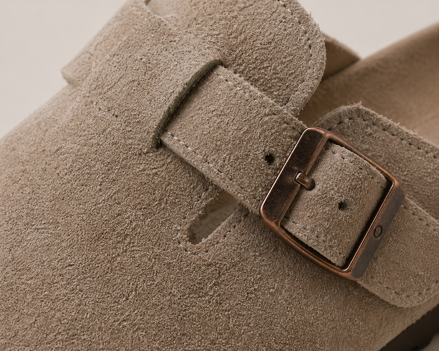 Zoccolo Beige Tipo Scamosciato/Fibbia